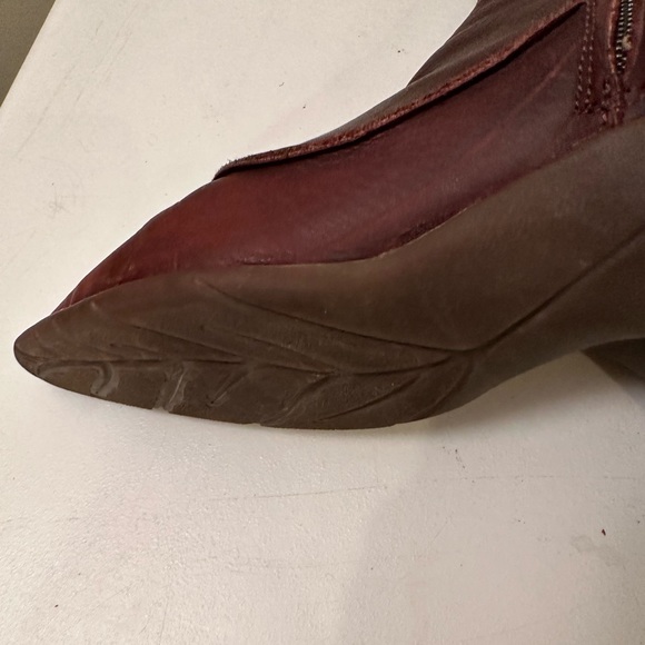 El Naturalista made in Spain brownish color with side zipper. Eco friendly. - Picture 7 of 8